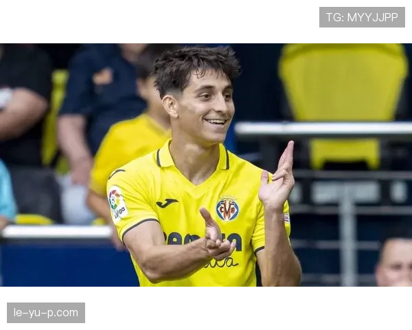 洛塞尔索闪耀比利亚雷亚尔,中场核心表现抢眼助力球队稳居联赛前列 洛塞尔索闪耀比利亚雷亚尔,中场核心表现抢眼助力球队稳居联赛前列