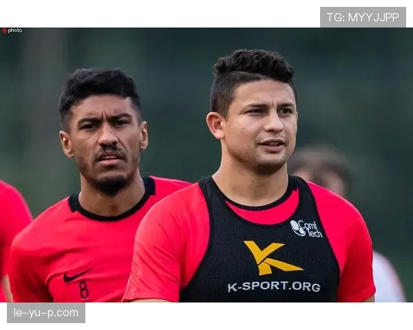 Osimhen训练场展现超强专注，新赛季备战状态引关注