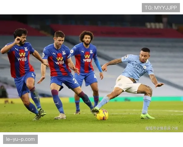 西班牙库巴西闪耀曼城防线，新赛季防守新星备受期待