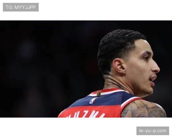 库兹马无球掩护牵制约基奇式中锋提升外线威胁